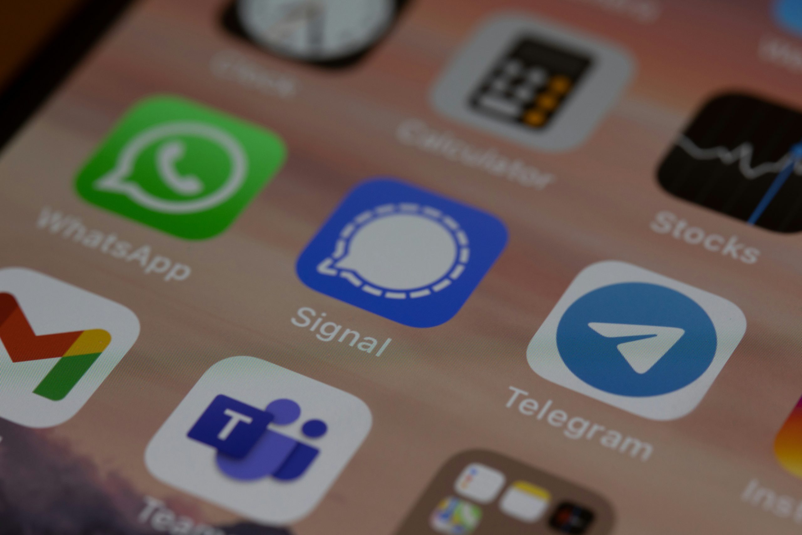 Telegram vs WhatsApp vs Signal – Which is the Best Messaging App